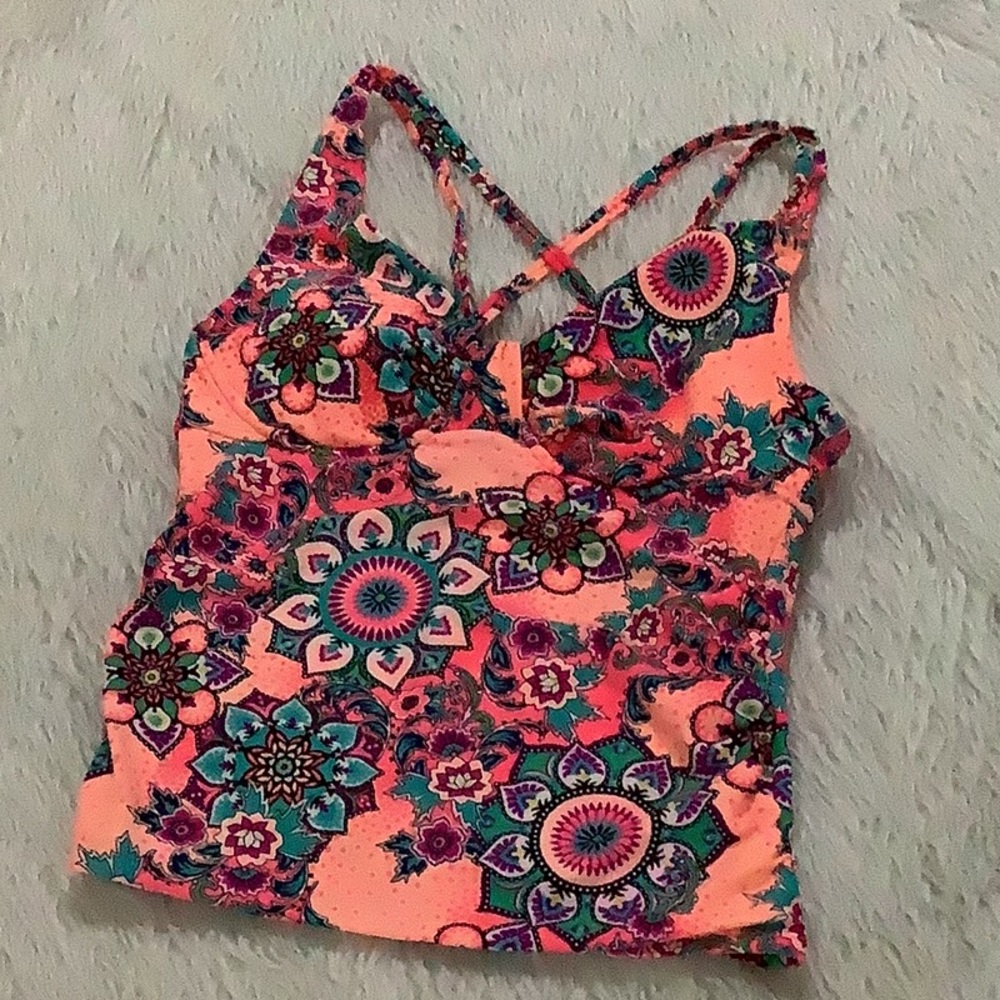 Catalina women’s floral paisley built in bra swim top size medium